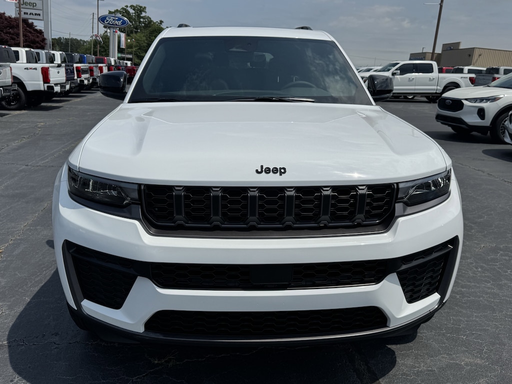New 2026 Jeep Grand Cherokee L LAREDO ALTITUDE 4X2 Sport Utility