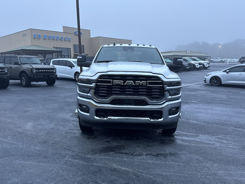 New 2025 Ram 3500 Chassis Cab 3500 TRADESMAN CREW CAB CHASSIS 4X4 60' CA Pickup