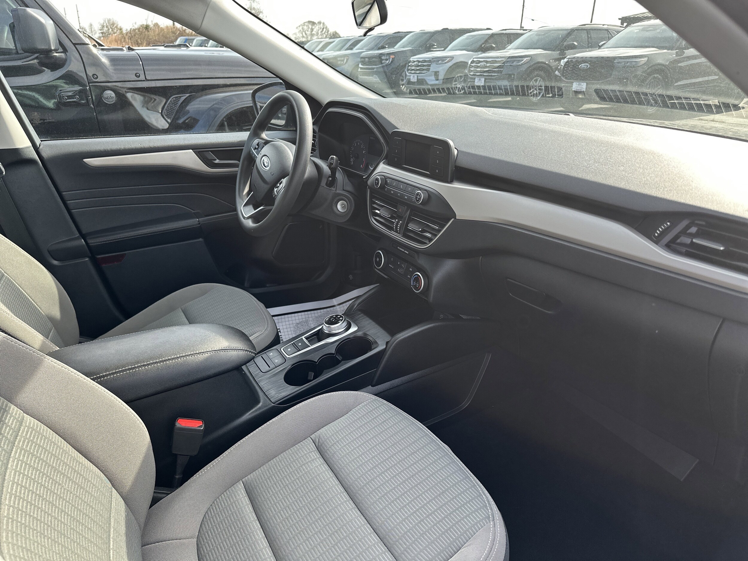 2022 Ford Escape S photo 4