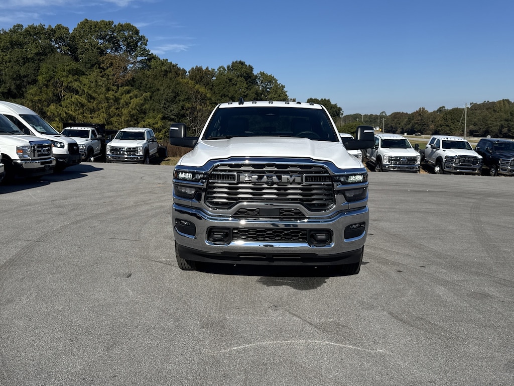 New 2026 Ram 3500 Chassis Cab 3500 TRADESMAN CREW CAB CHASSIS 4X4 60' CA Pickup