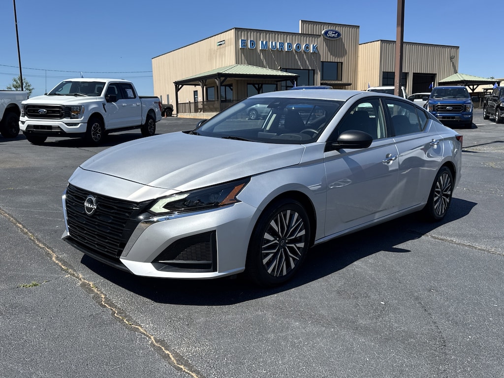 Used 2024 Nissan Altima 2.5 SV Sedan