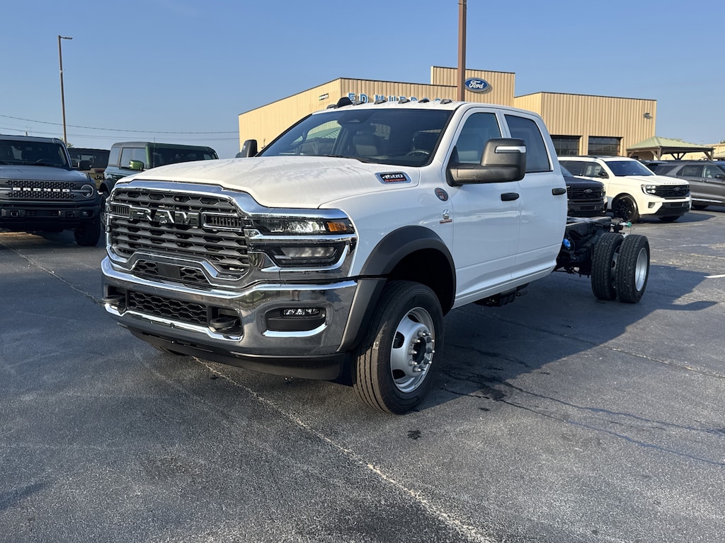 New 2025 Ram 4500 Chassis Cab 4500 TRADESMAN CHASSIS CREW CAB 4X4 84' CA Pickup