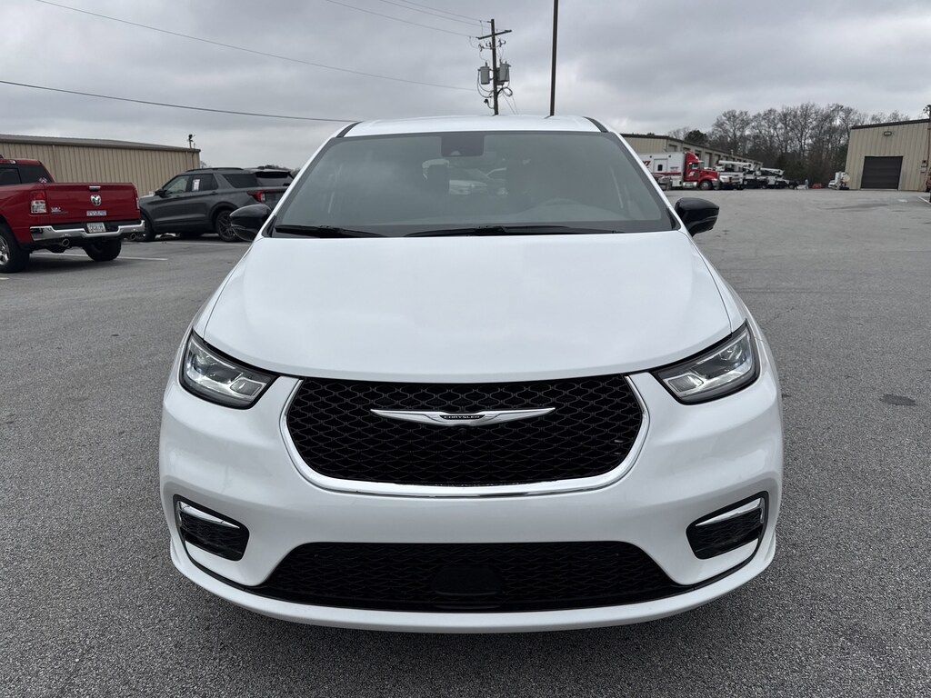 New 2026 Chrysler Pacifica SELECT Passenger Van