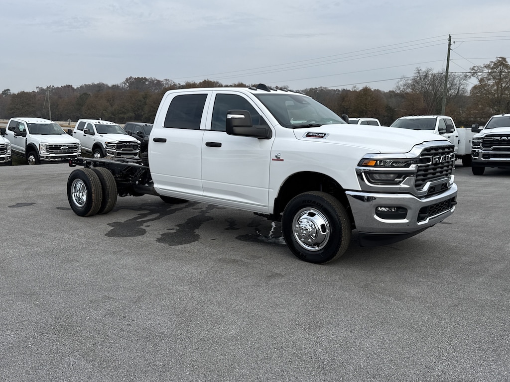 New 2026 Ram 3500 Chassis Cab 3500 TRADESMAN CREW CAB CHASSIS 4X4 60' CA Pickup