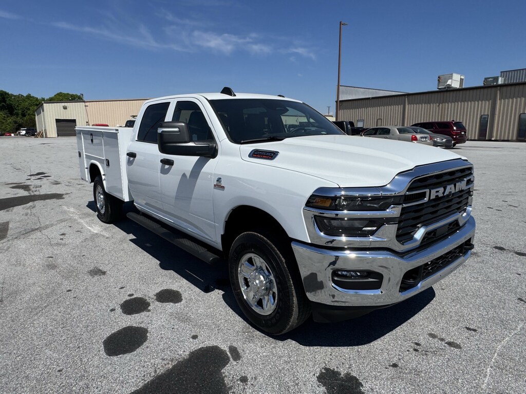 New 2026 Ram 2500 TRADESMAN CREW CAB 4X4 8' BOX Pickup
