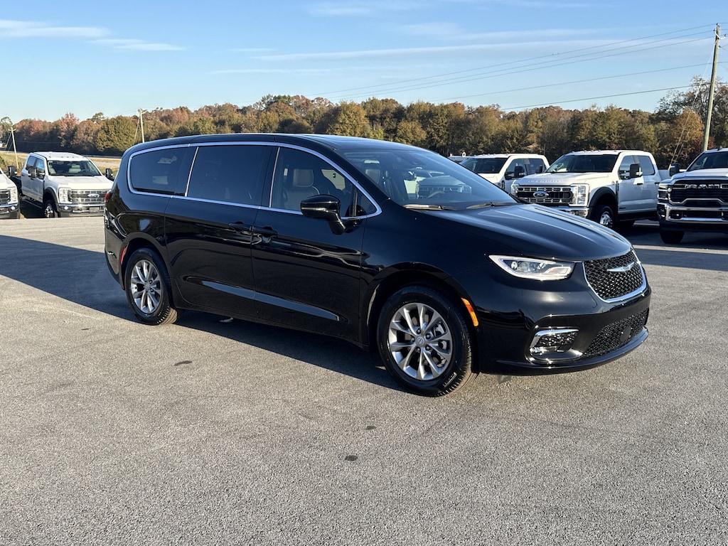New 2026 Chrysler Pacifica LIMITED Passenger Van
