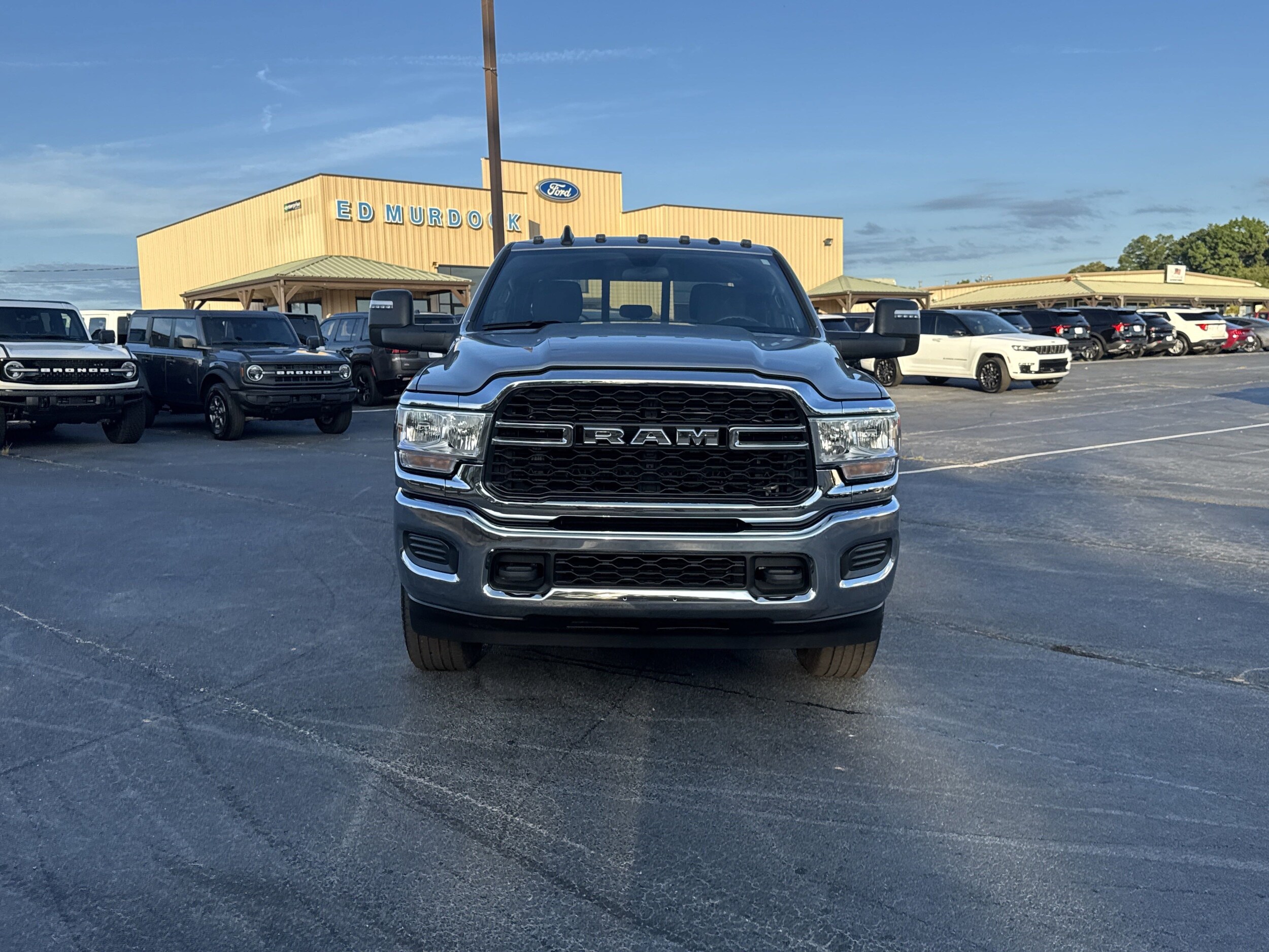 2024 Ram 2500 Tradesman photo 3