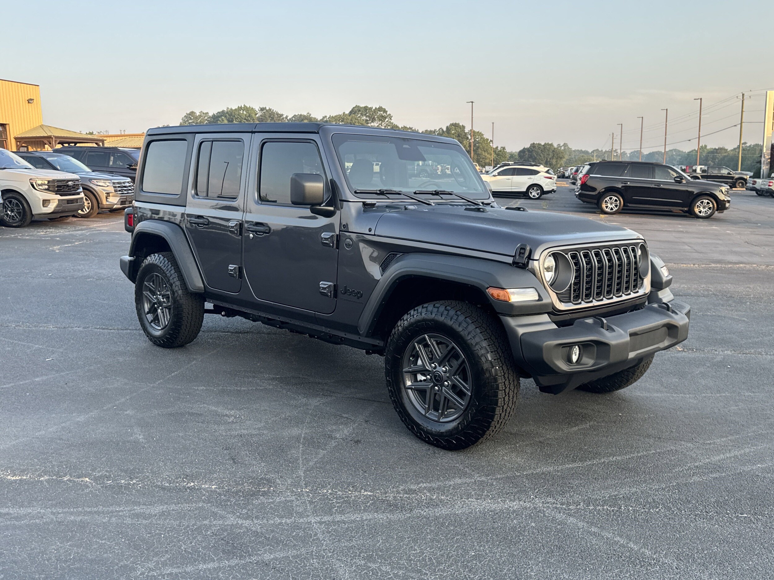 2025 Jeep Wrangler Sport S photo 4