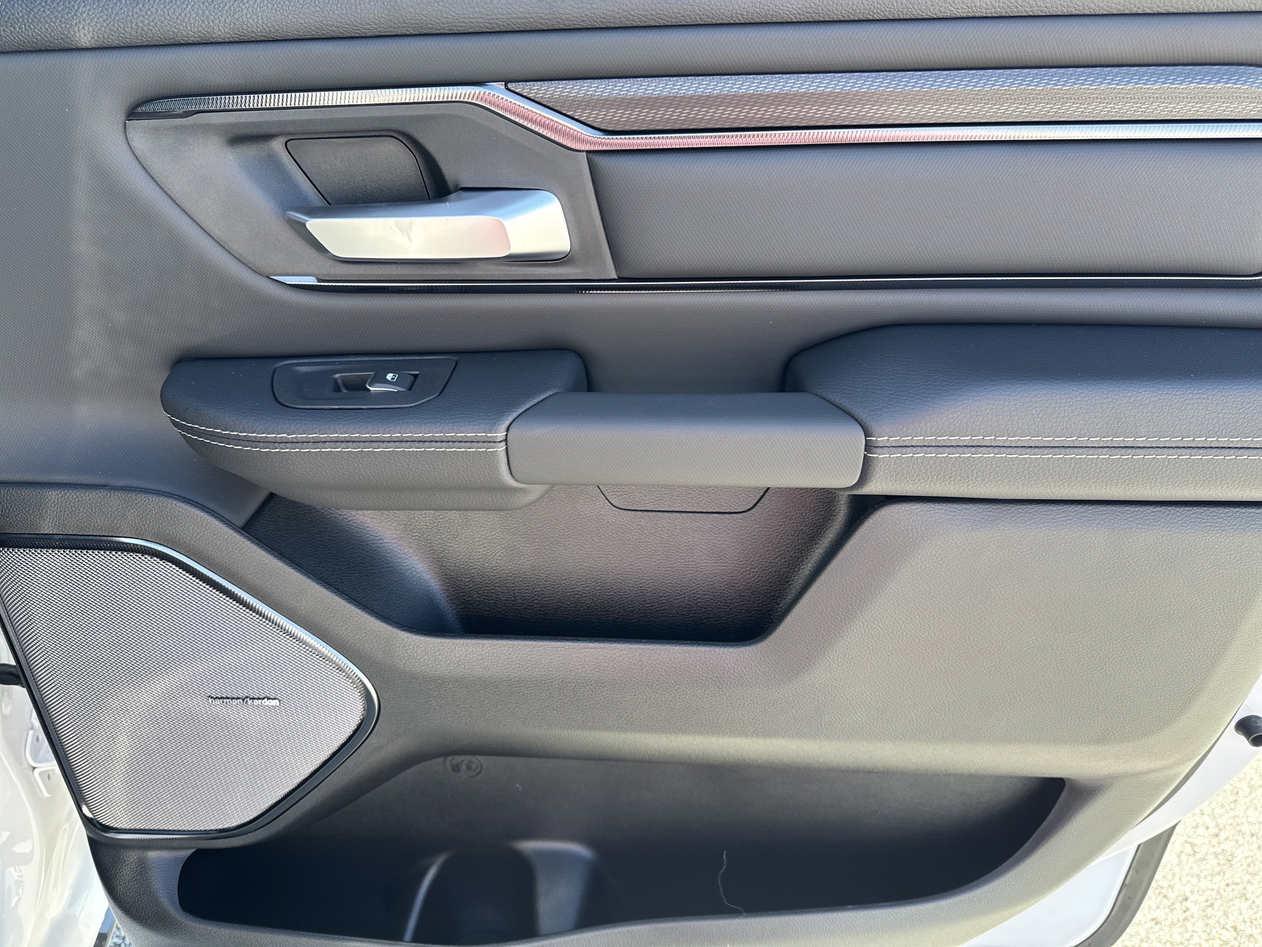 2026 RAM 1500 Rebel - Photo 16