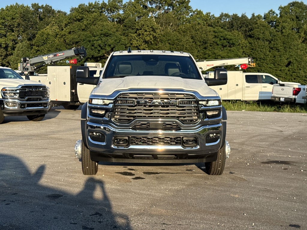 New 2025 Ram 4500 Chassis Cab 4500 TRADESMAN CHASSIS CREW CAB 4X4 84' CA Pickup