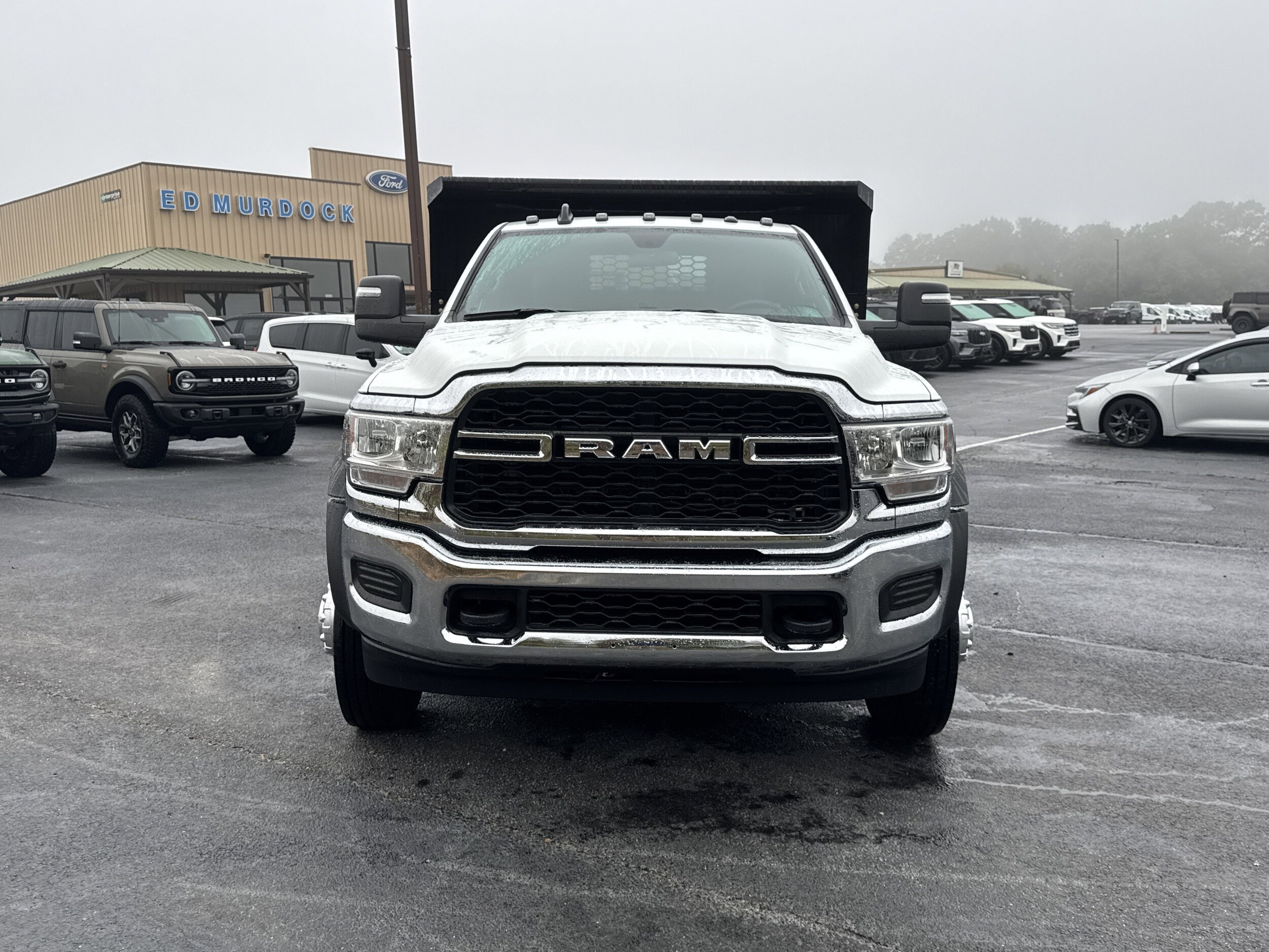 2024 Ram 5500 Tradesman photo 2
