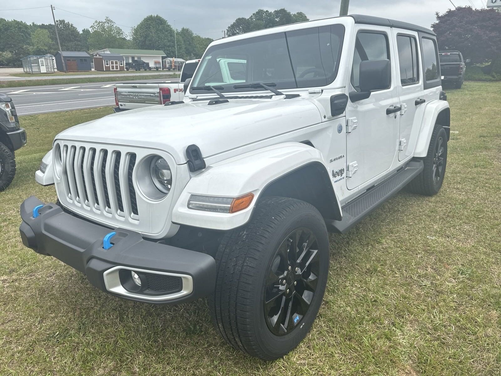 2023 Jeep Wrangler 4xe Sahara photo 2