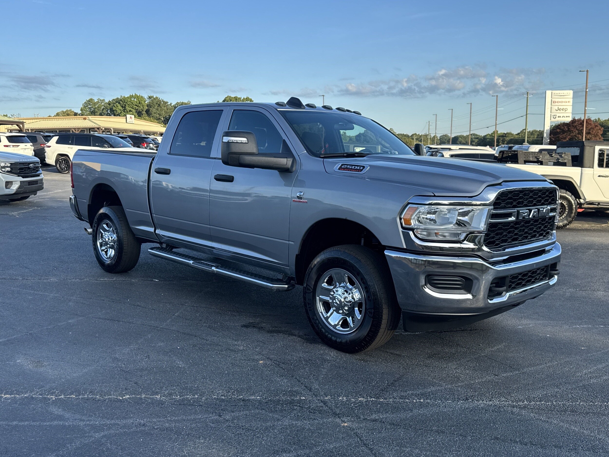 2024 Ram 2500 Tradesman photo 4