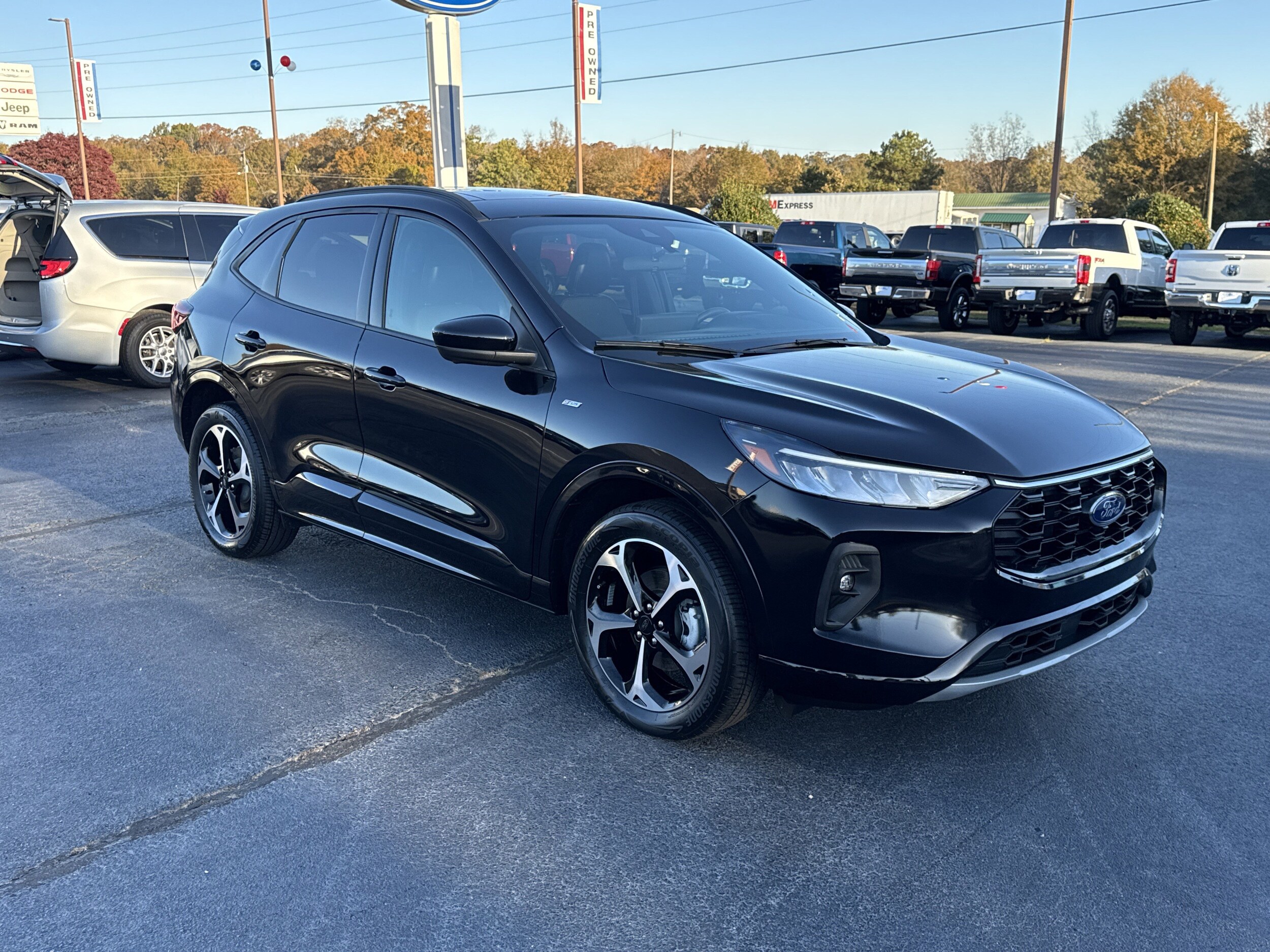 2023 Ford Escape ST-Line Select photo 3