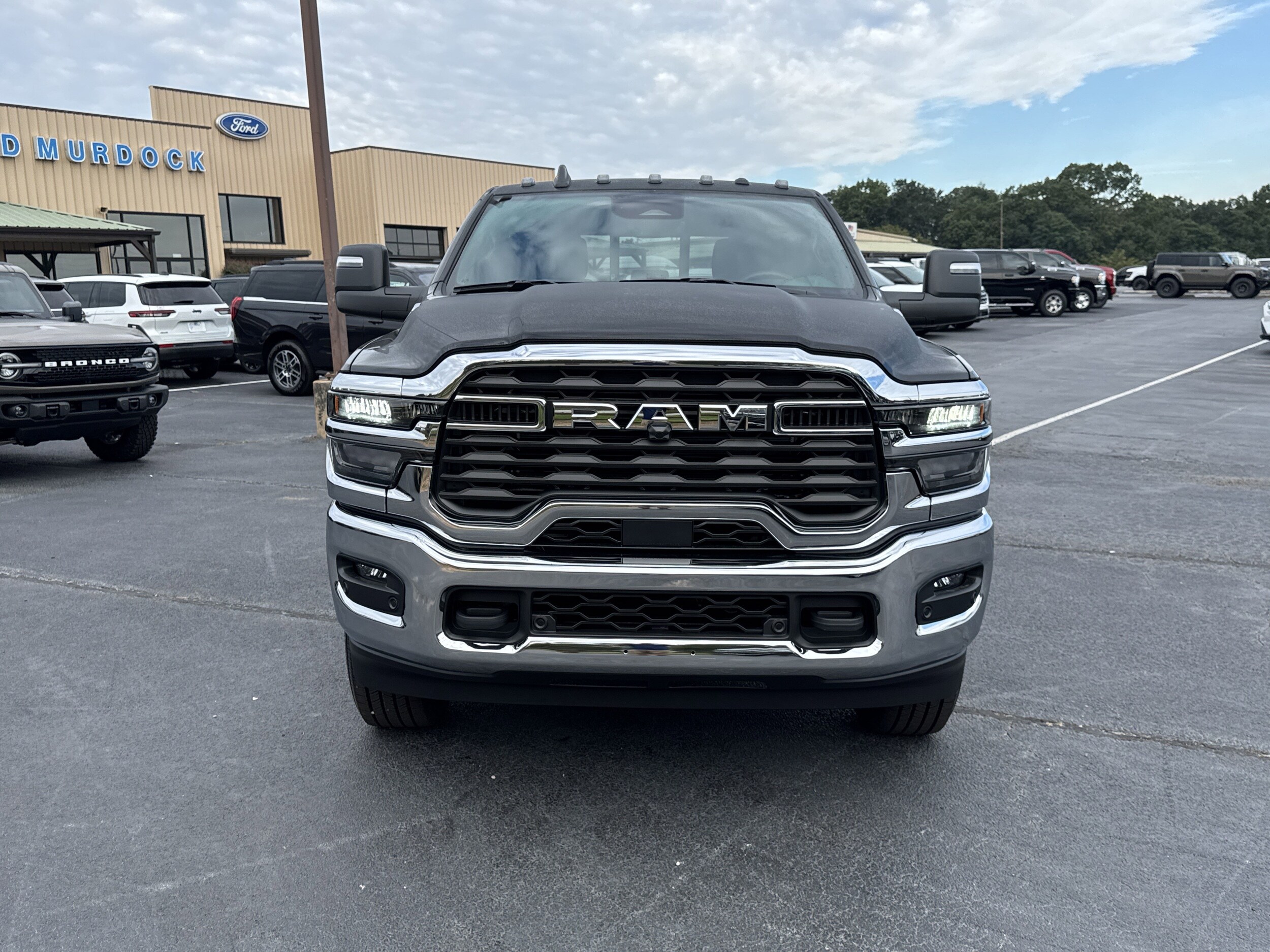 2026 Ram 2500 Tradesman photo 2