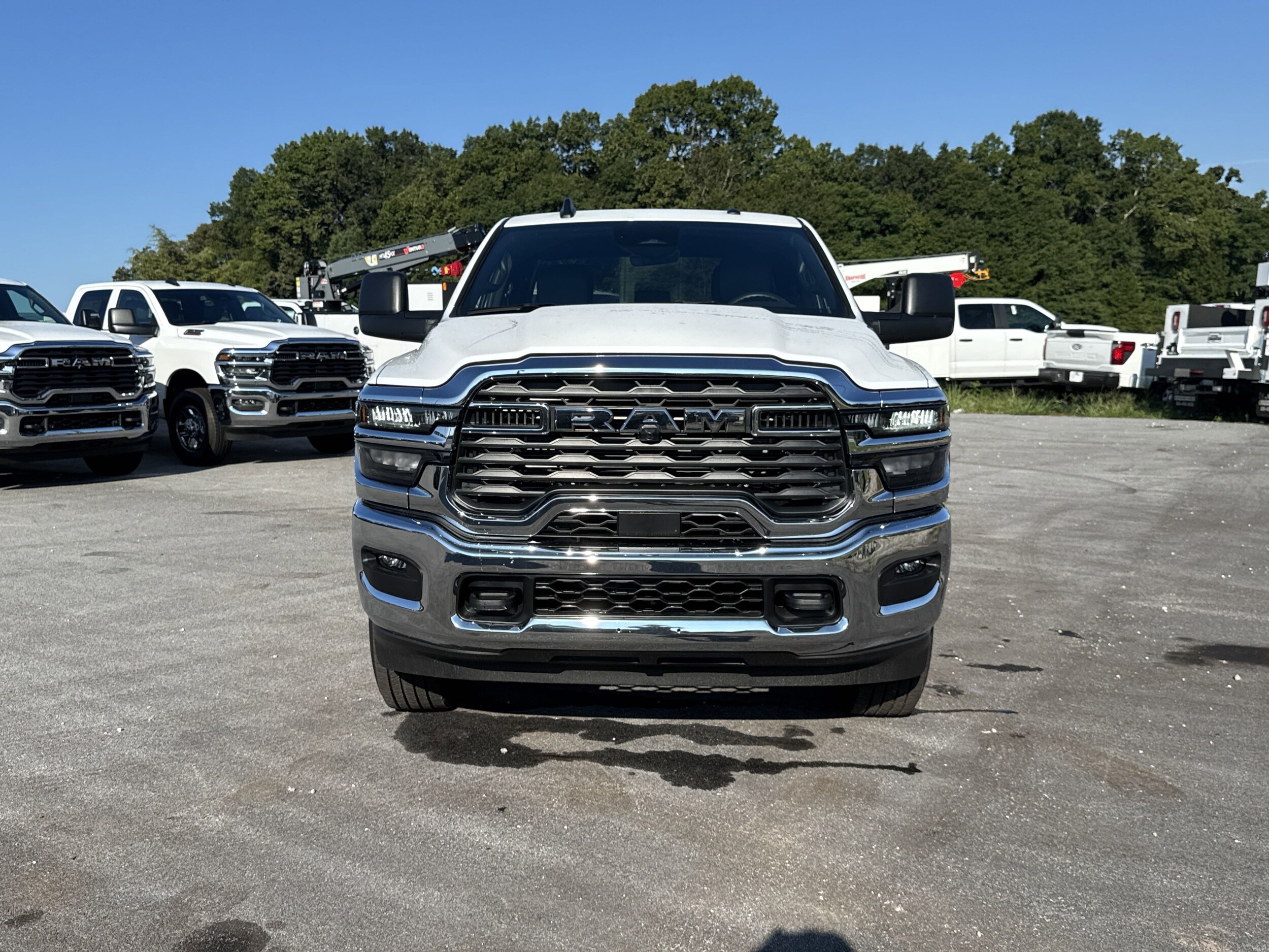 2025 Ram 2500 Tradesman photo 3
