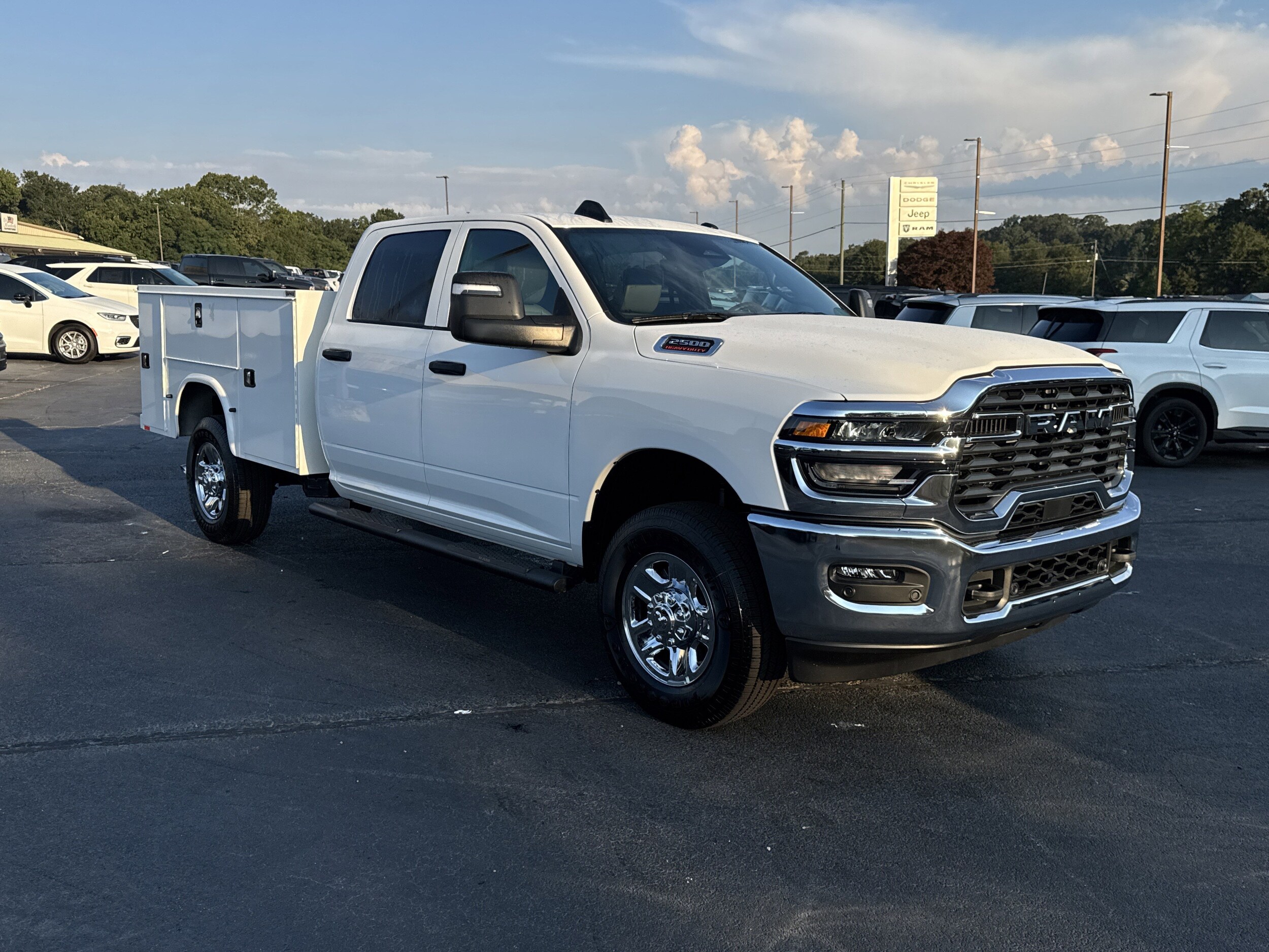 2025 Ram 2500 Tradesman photo 4