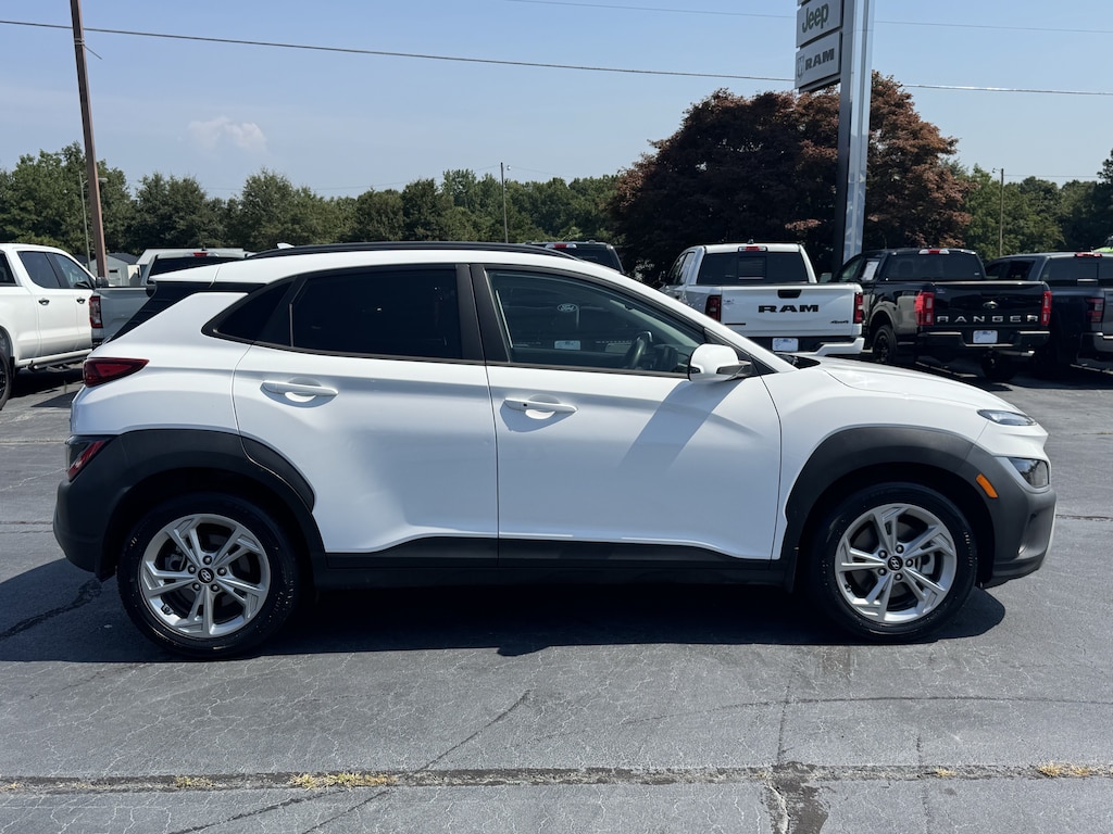Used 2023 Hyundai Kona SEL SEL Auto AWD