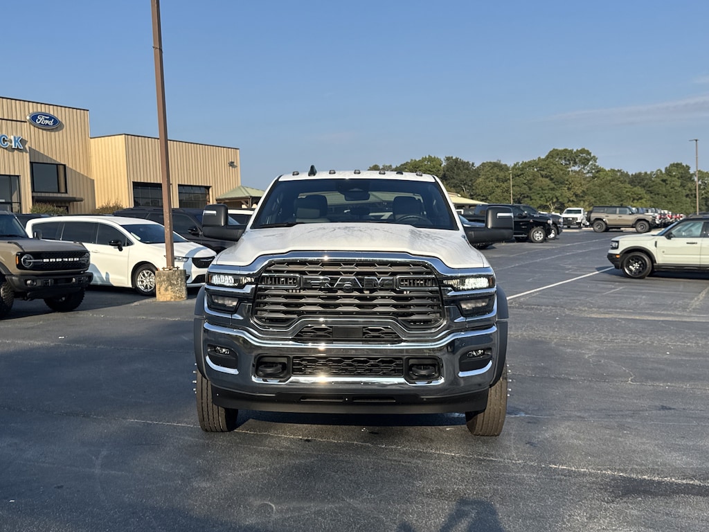 New 2025 Ram 4500 Chassis Cab 4500 TRADESMAN CHASSIS CREW CAB 4X4 84' CA Pickup
