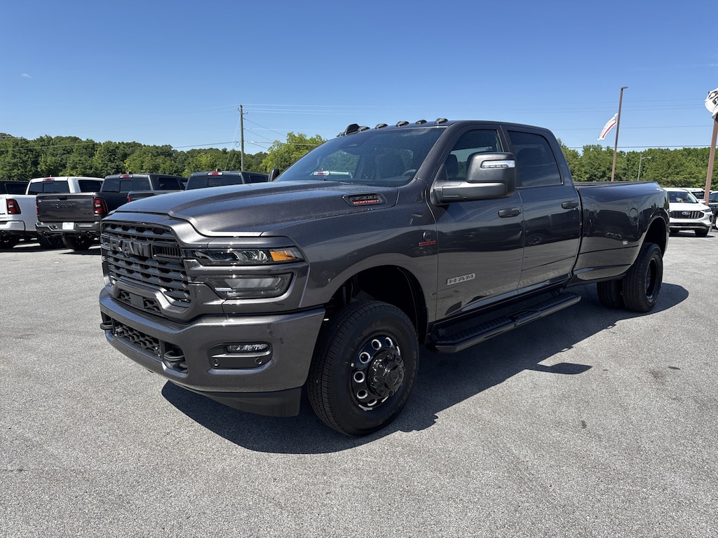 New 2026 Ram 3500 BIG HORN CREW CAB 4X4 8' BOX Pickup