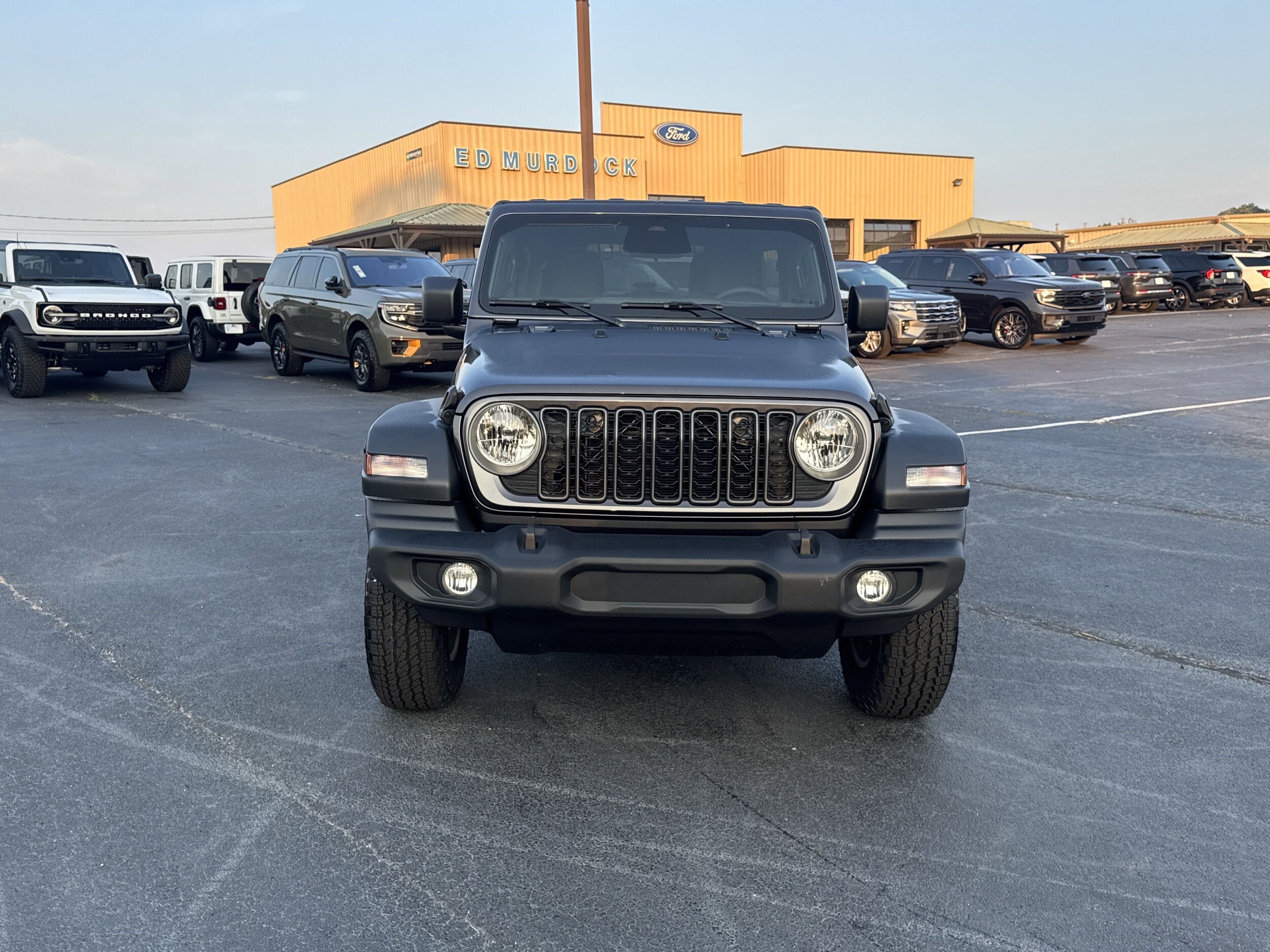 2025 Jeep Wrangler Sport S photo 3