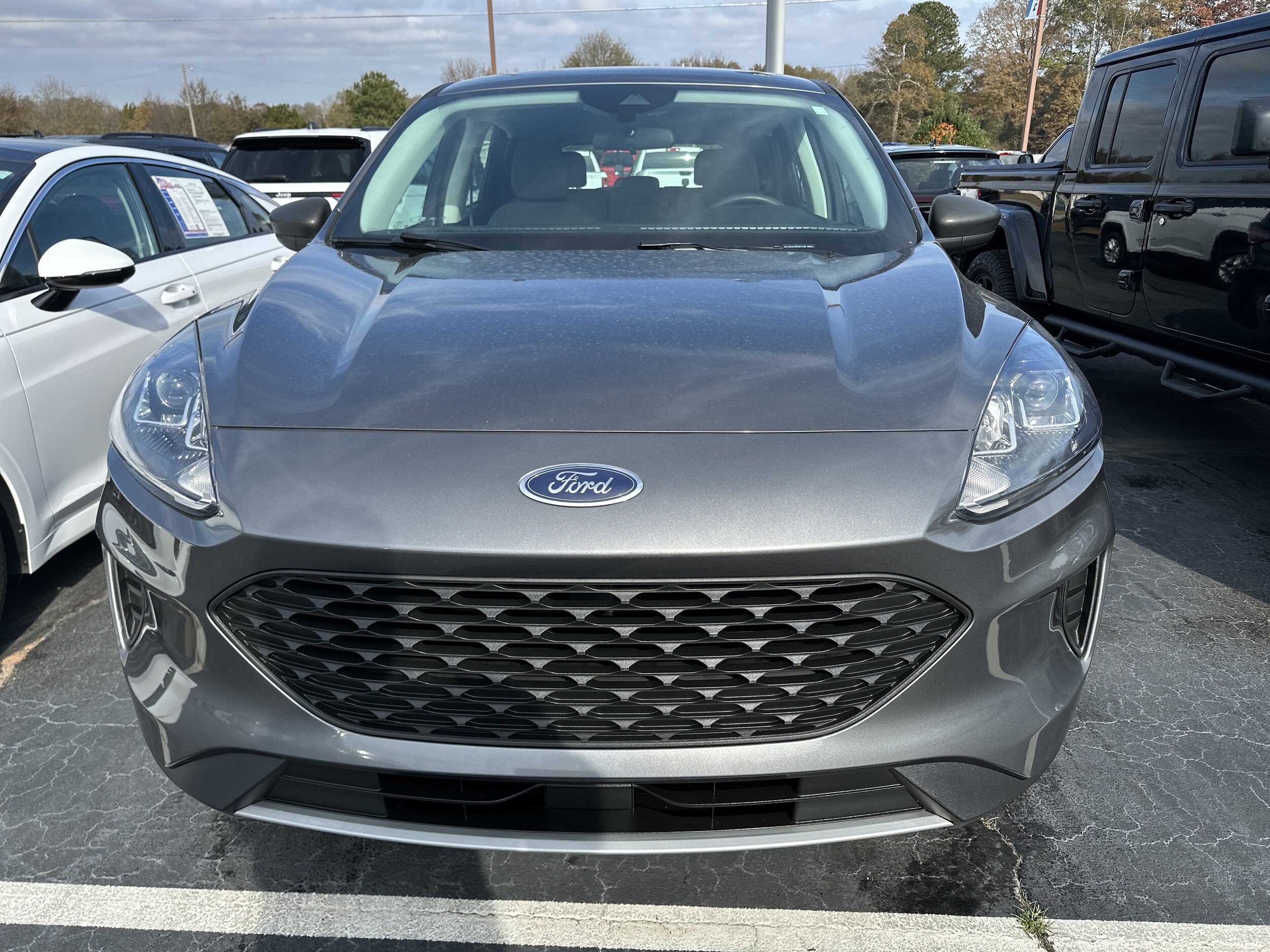 2022 Ford Escape S photo 2