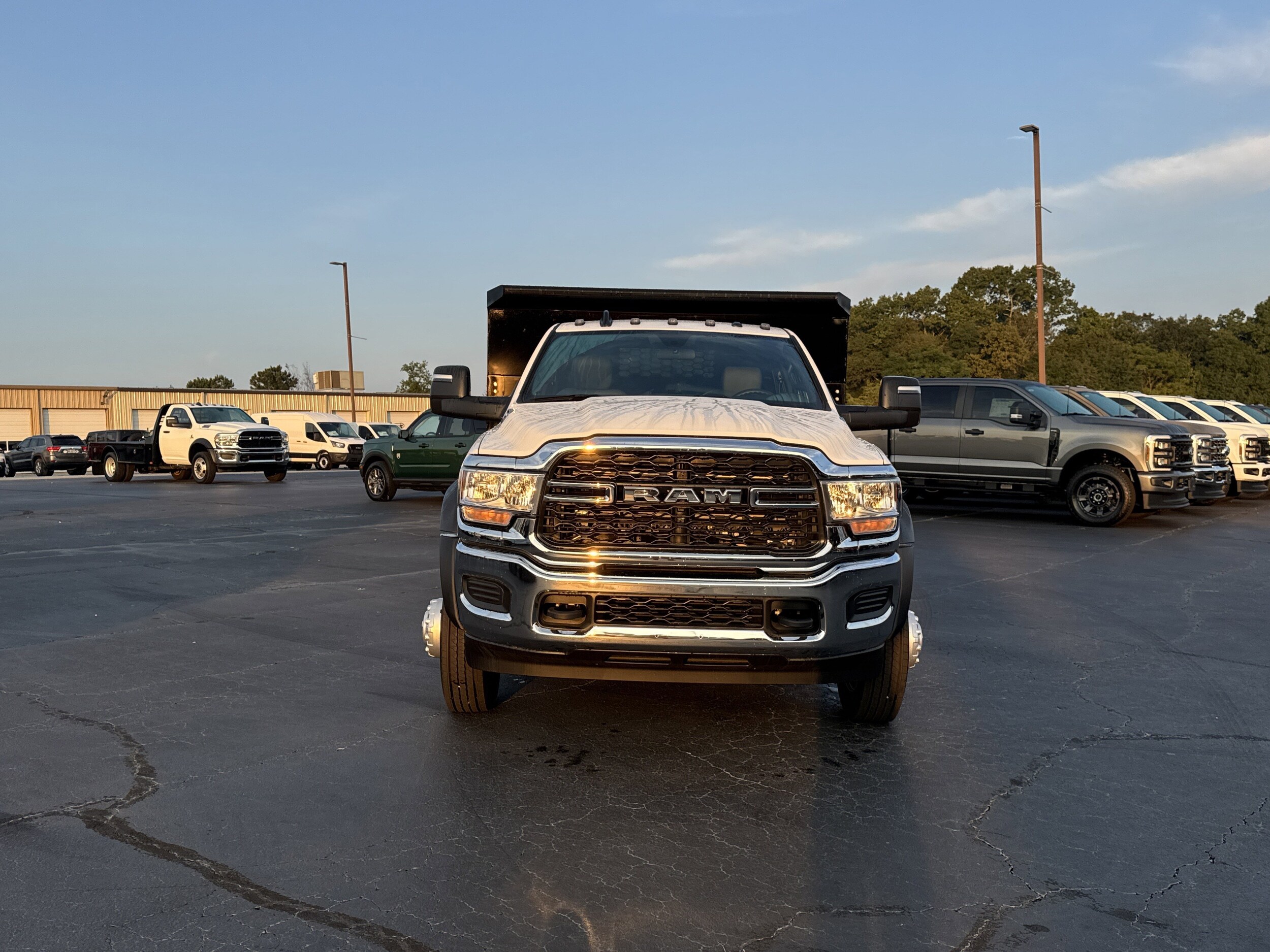 2024 Ram 5500 Tradesman photo 2