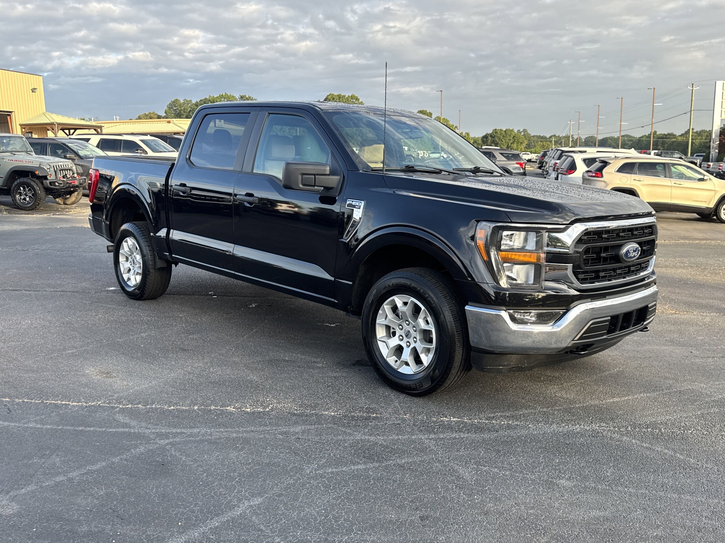 2023 Ford F-150 XLT photo 4
