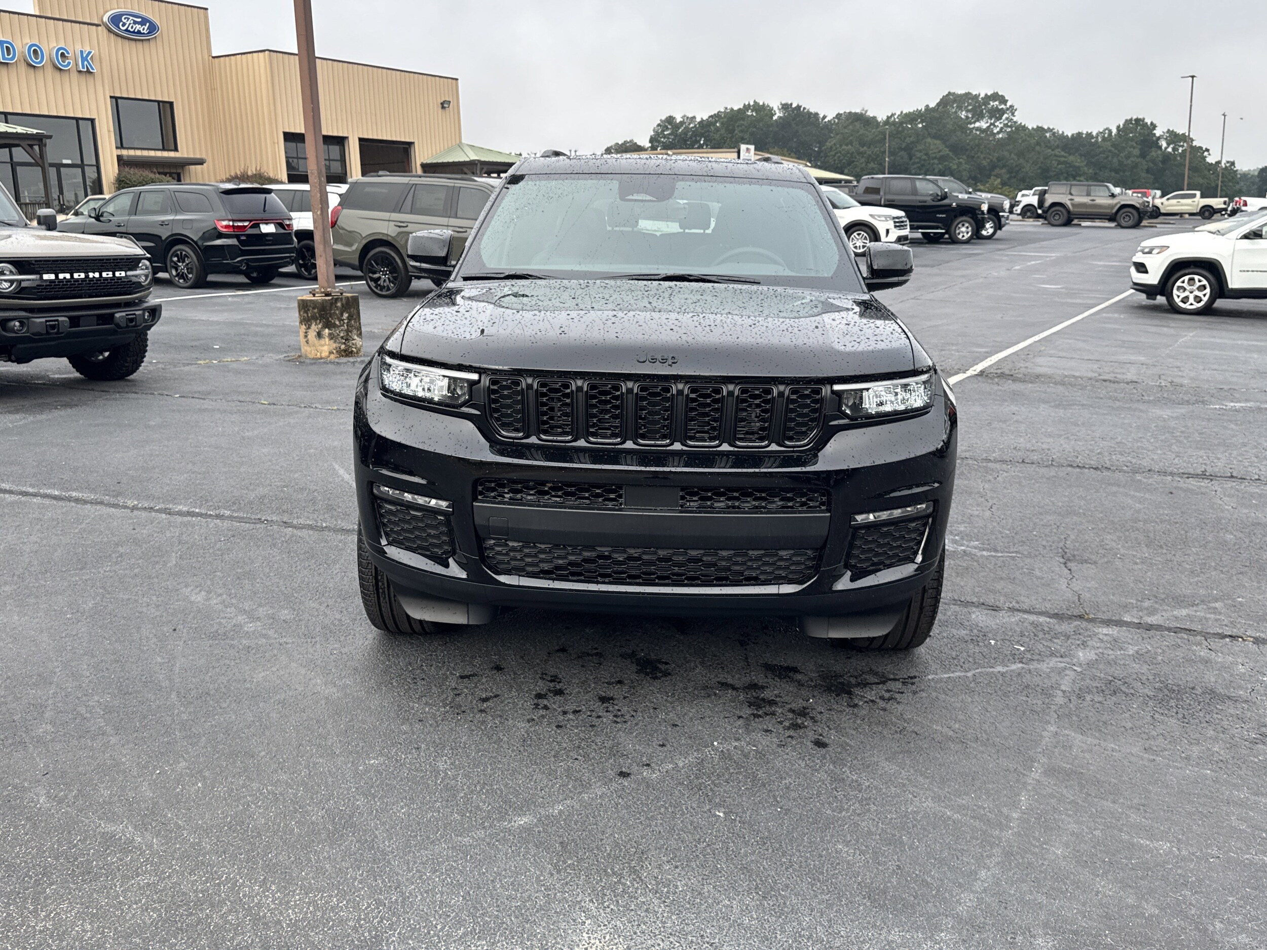 2025 Jeep Grand Cherokee Limited photo 3