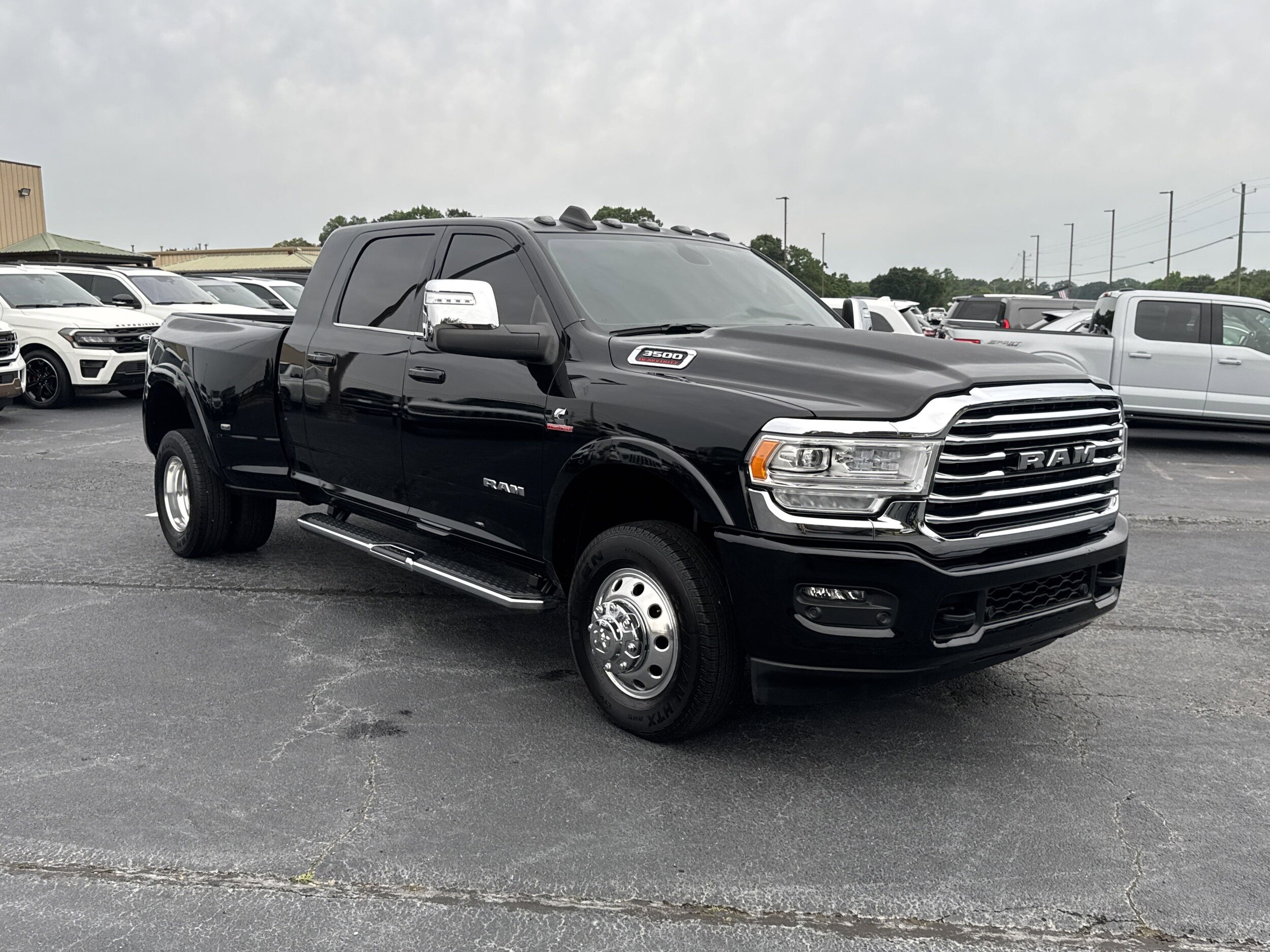 2024 Ram 3500 Longhorn photo 3