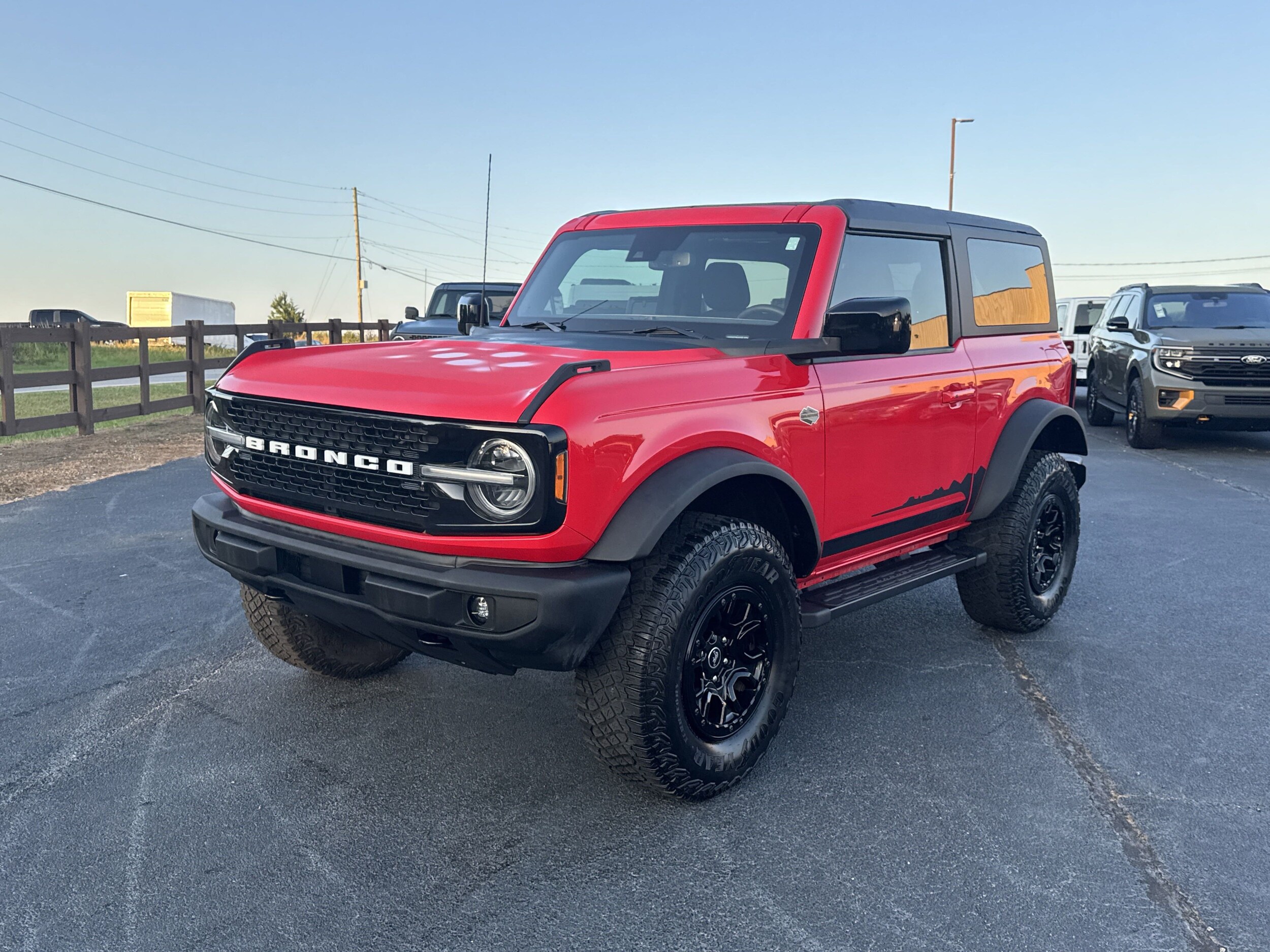 2021 Ford Bronco Wildtrak photo 2
