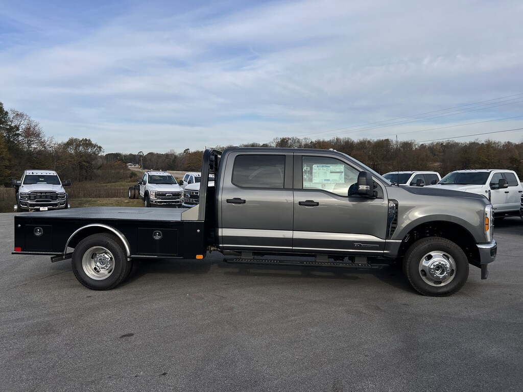 Used 2026 Ford Super Duty F-350 DRW XL XL 4WD Crew Cab 179 WB 60 CA