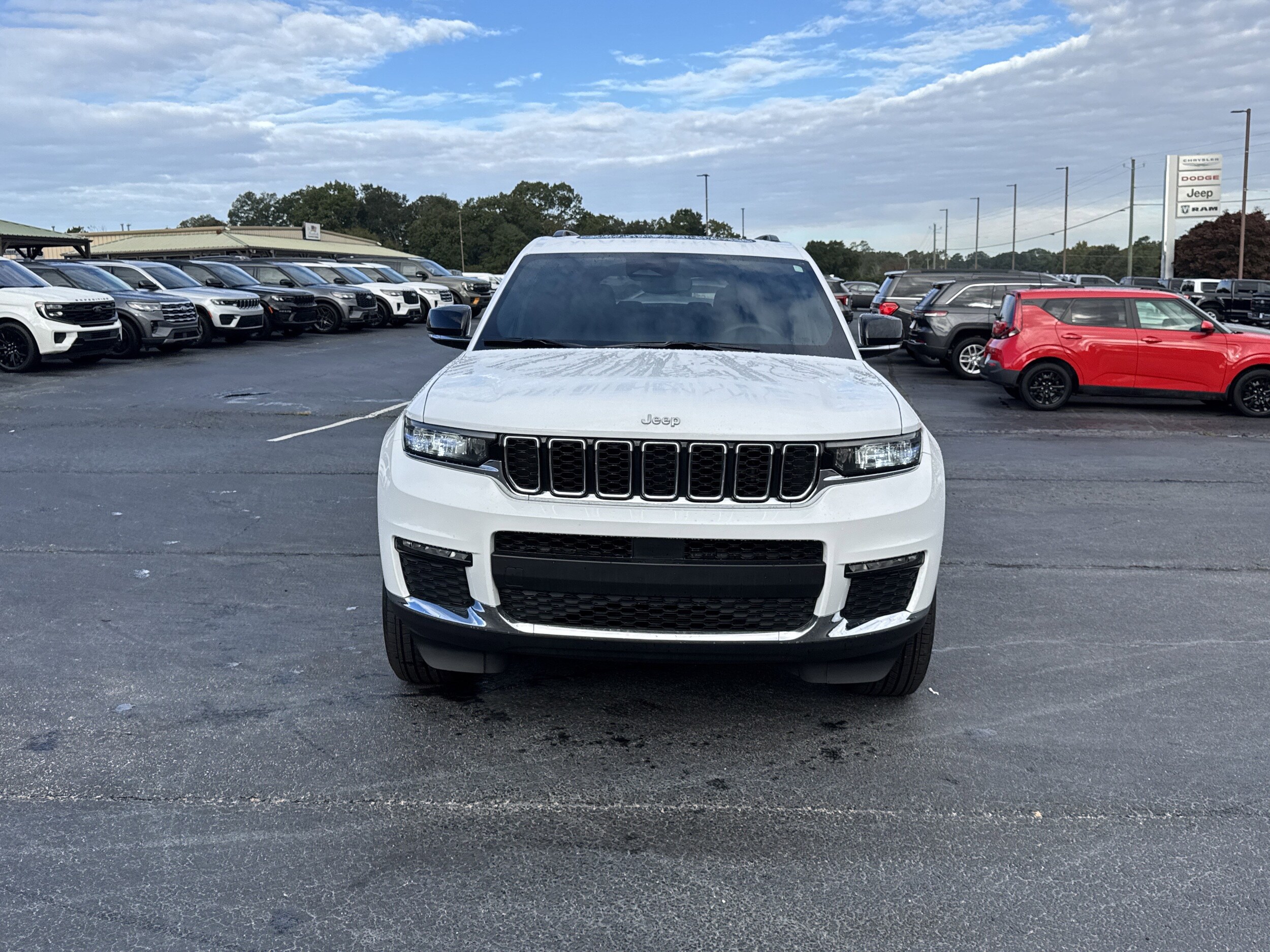 2024 Jeep Grand Cherokee Limited photo 2