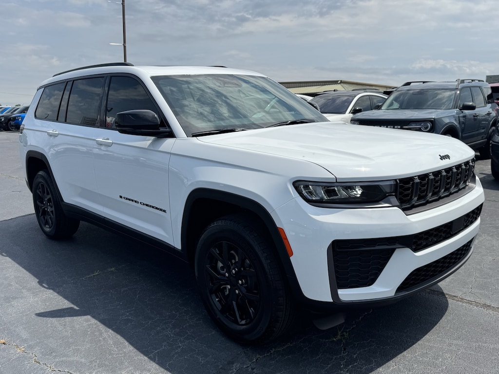 New 2026 Jeep Grand Cherokee L LAREDO ALTITUDE 4X2 Sport Utility