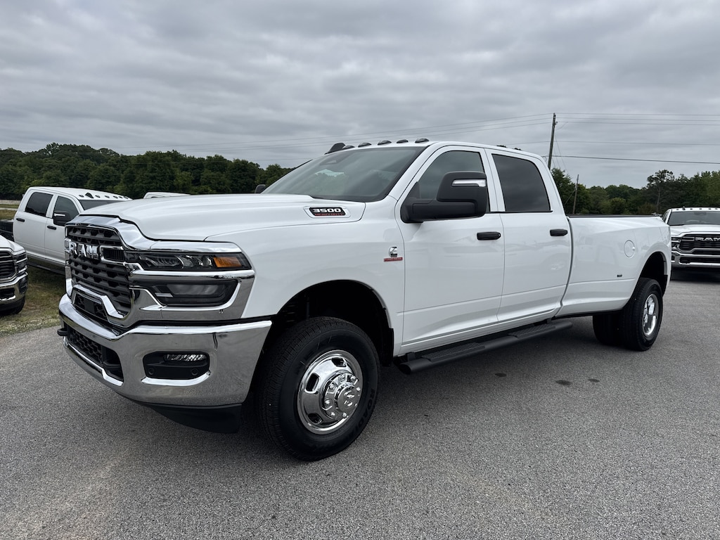 New 2026 Ram 3500 TRADESMAN CREW CAB 4X4 8' BOX Pickup