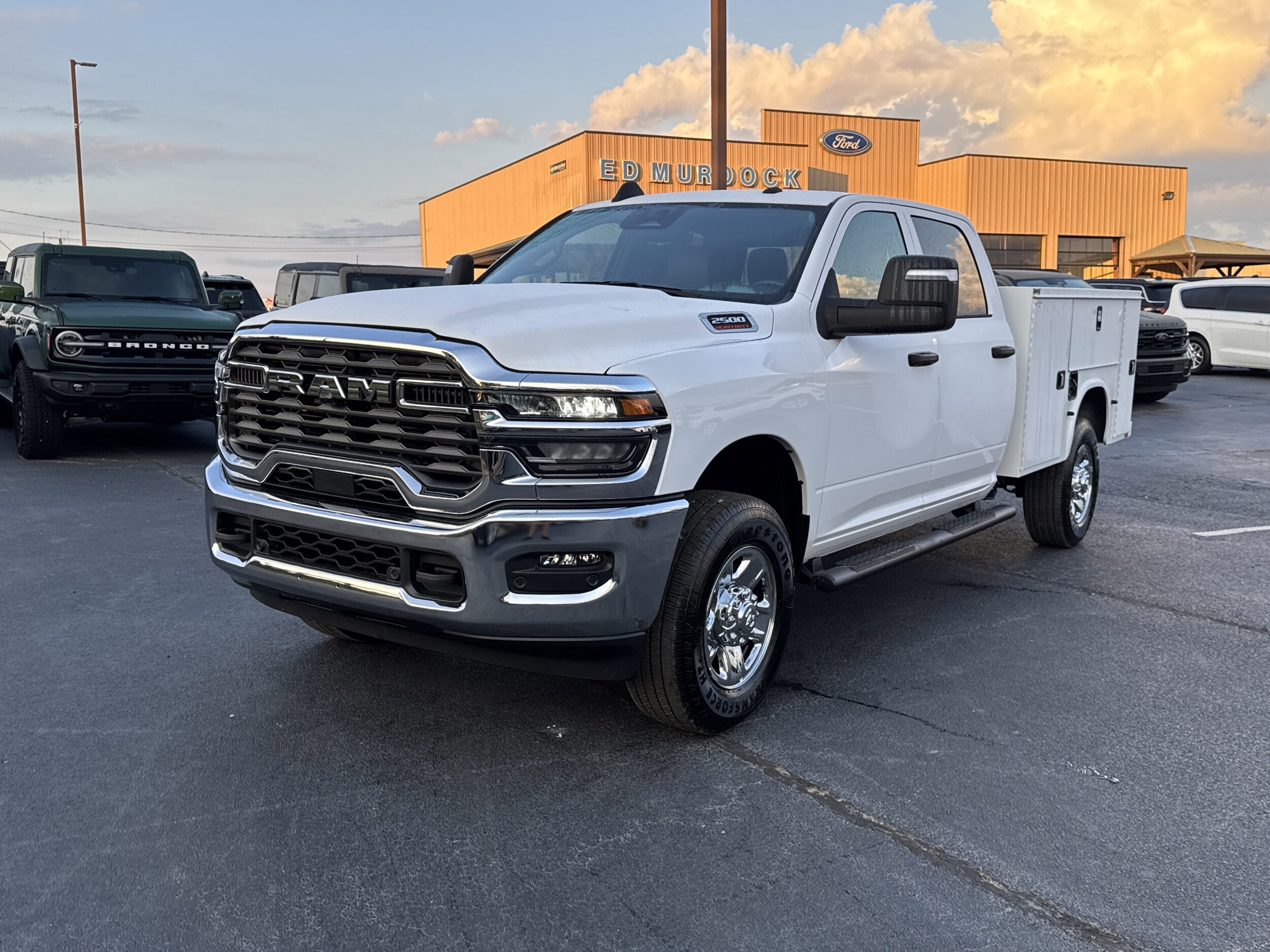 2025 Ram 2500 Tradesman photo 2