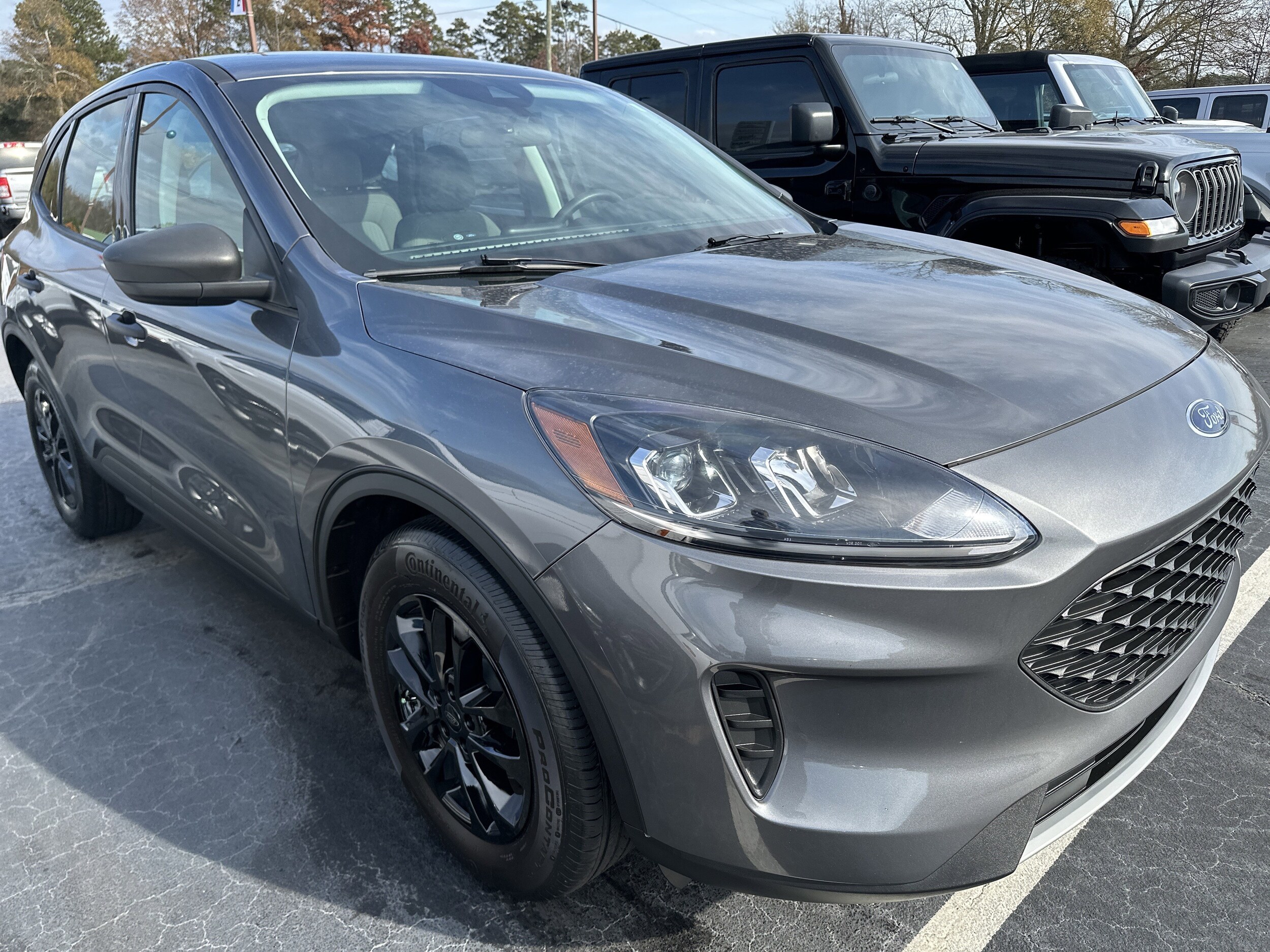 2022 Ford Escape S photo 3