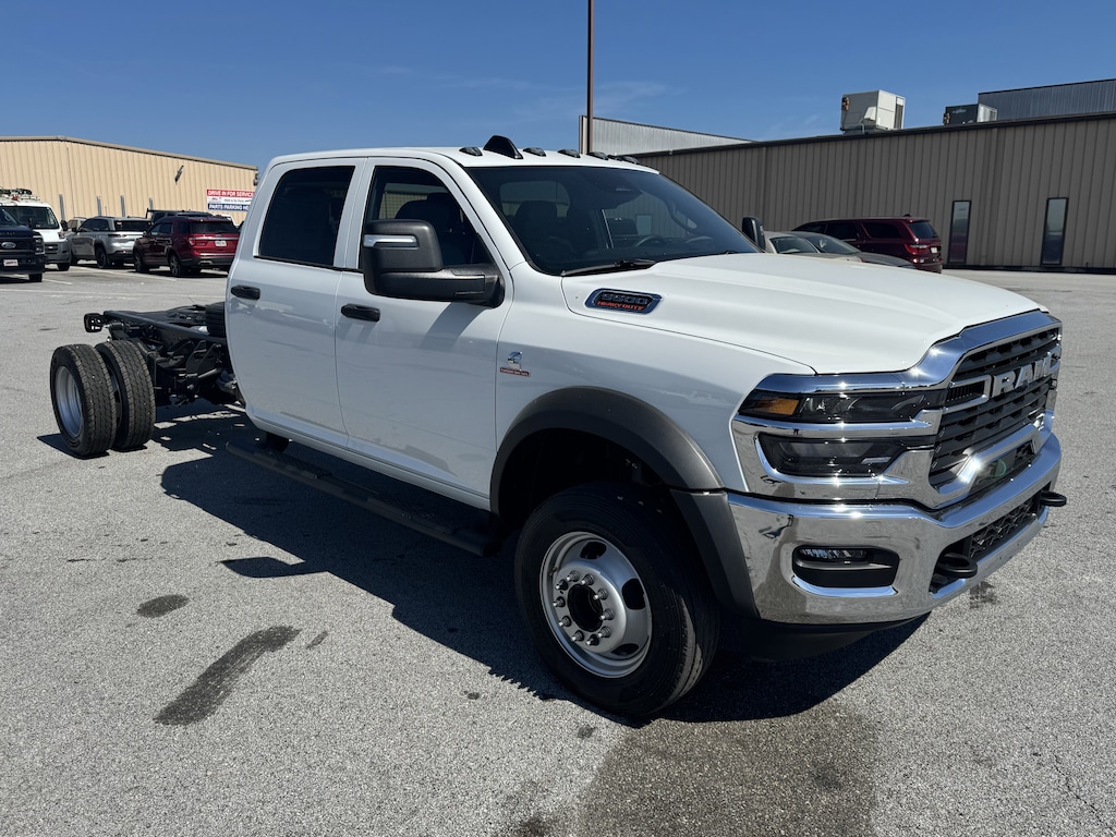 New 2026 Ram 5500 Chassis Cab TRADESMAN CREW 4X4 84' CA Pickup