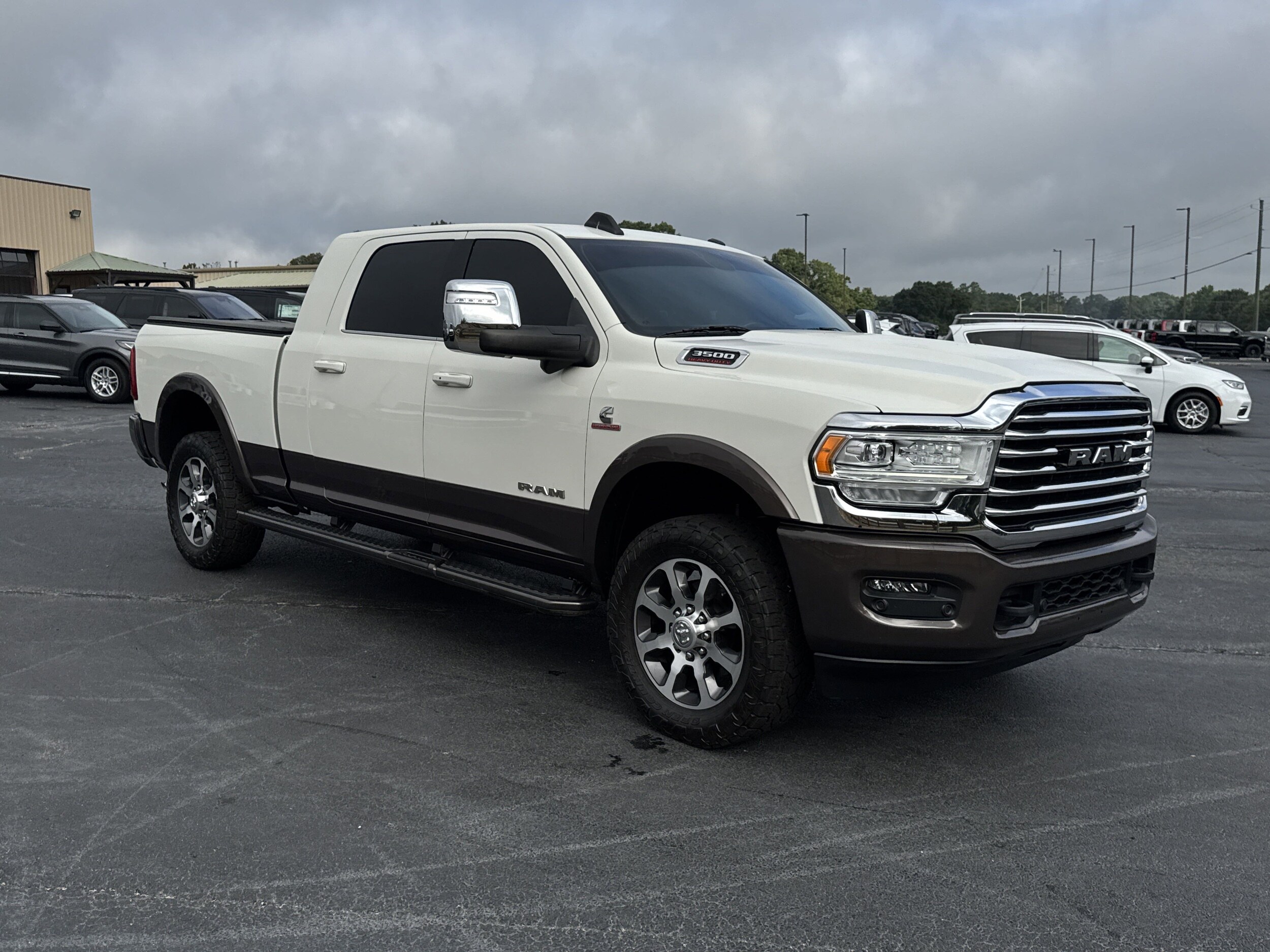 2024 Ram 3500 Longhorn photo 4