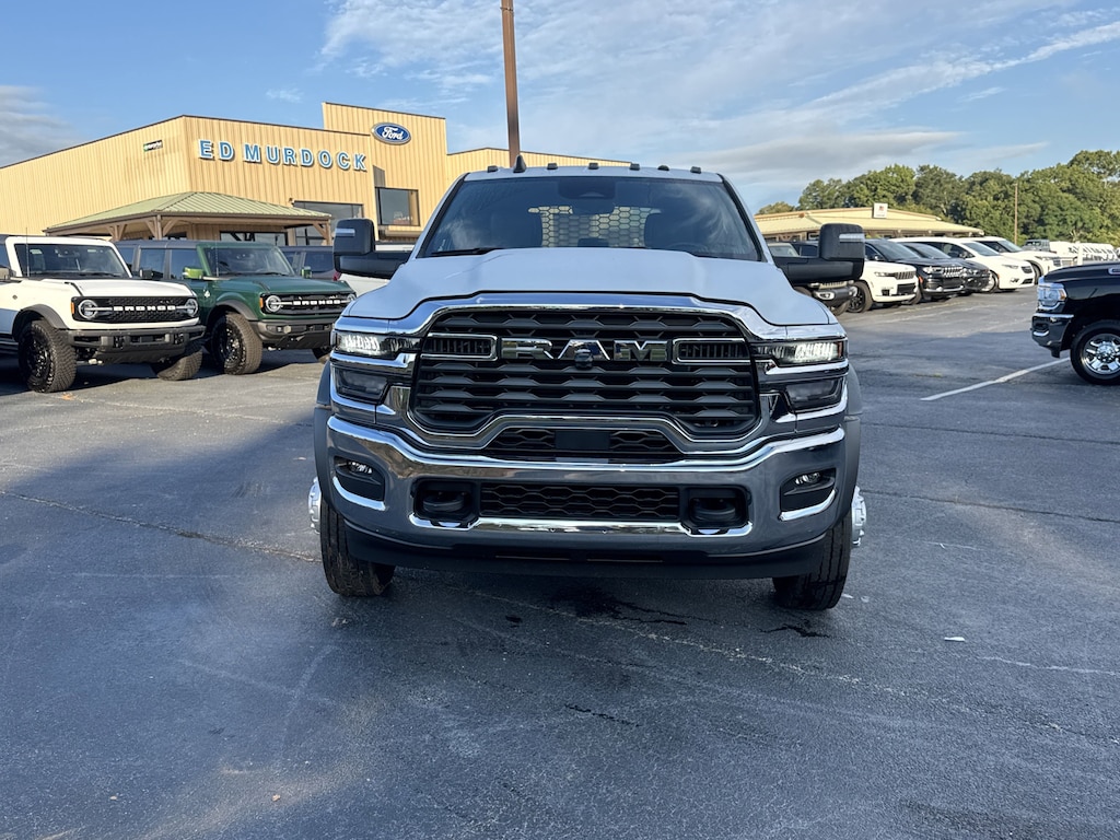 New 2025 Ram 4500 Chassis Cab 4500 TRADESMAN CHASSIS CREW CAB 4X4 84' CA Pickup