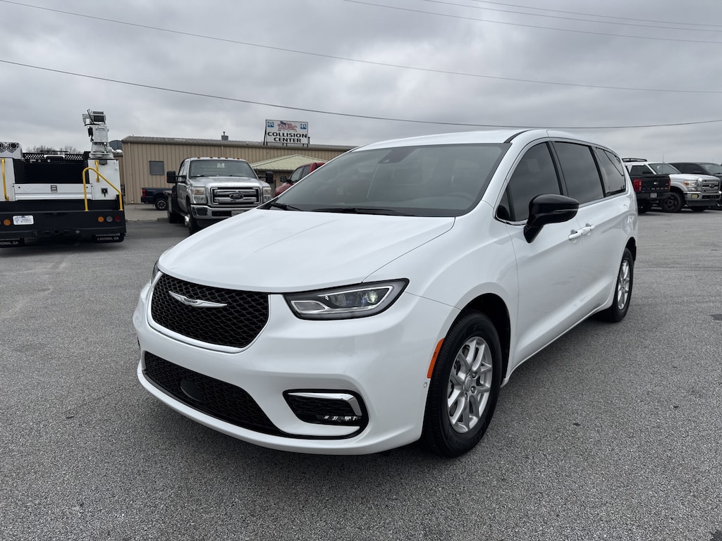 New 2026 Chrysler Pacifica SELECT Passenger Van