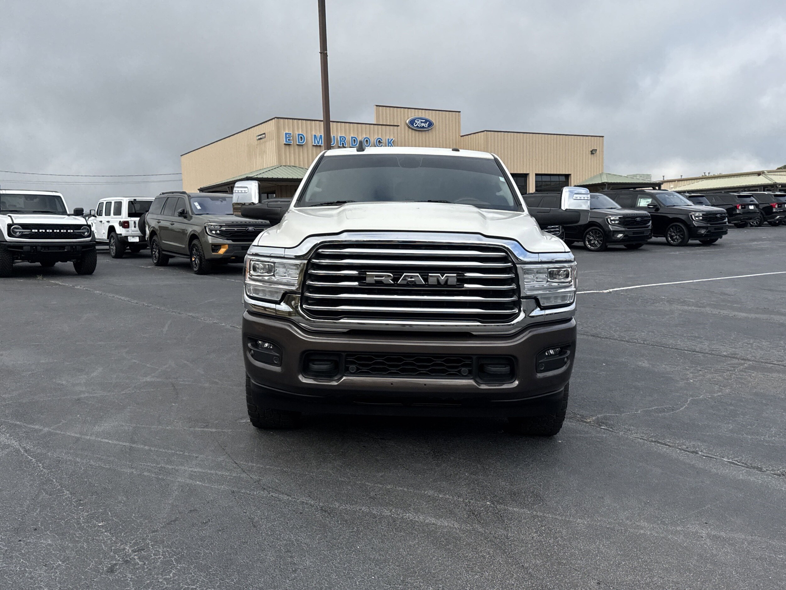 2024 Ram 3500 Longhorn photo 3