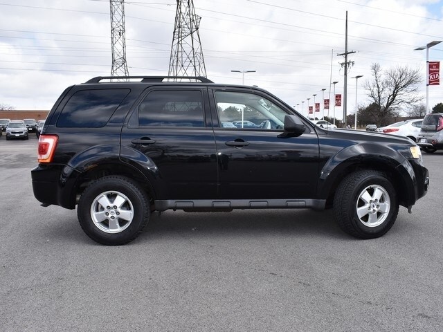 2010 Ford Escape XLT photo 2