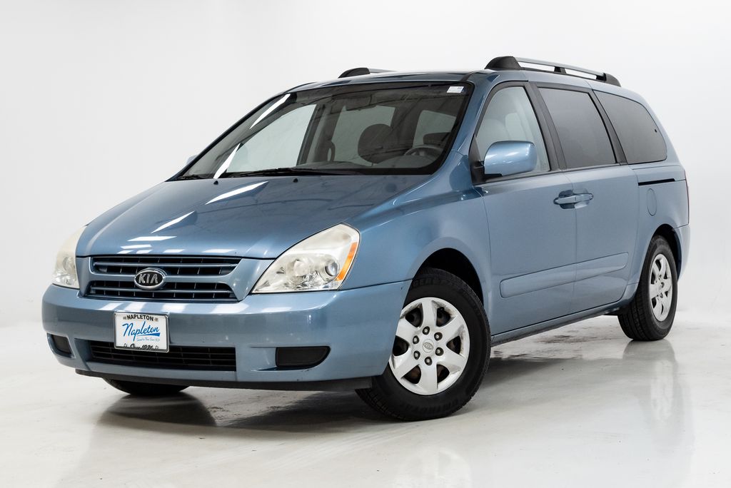 2008 Kia Sedona LX's photo