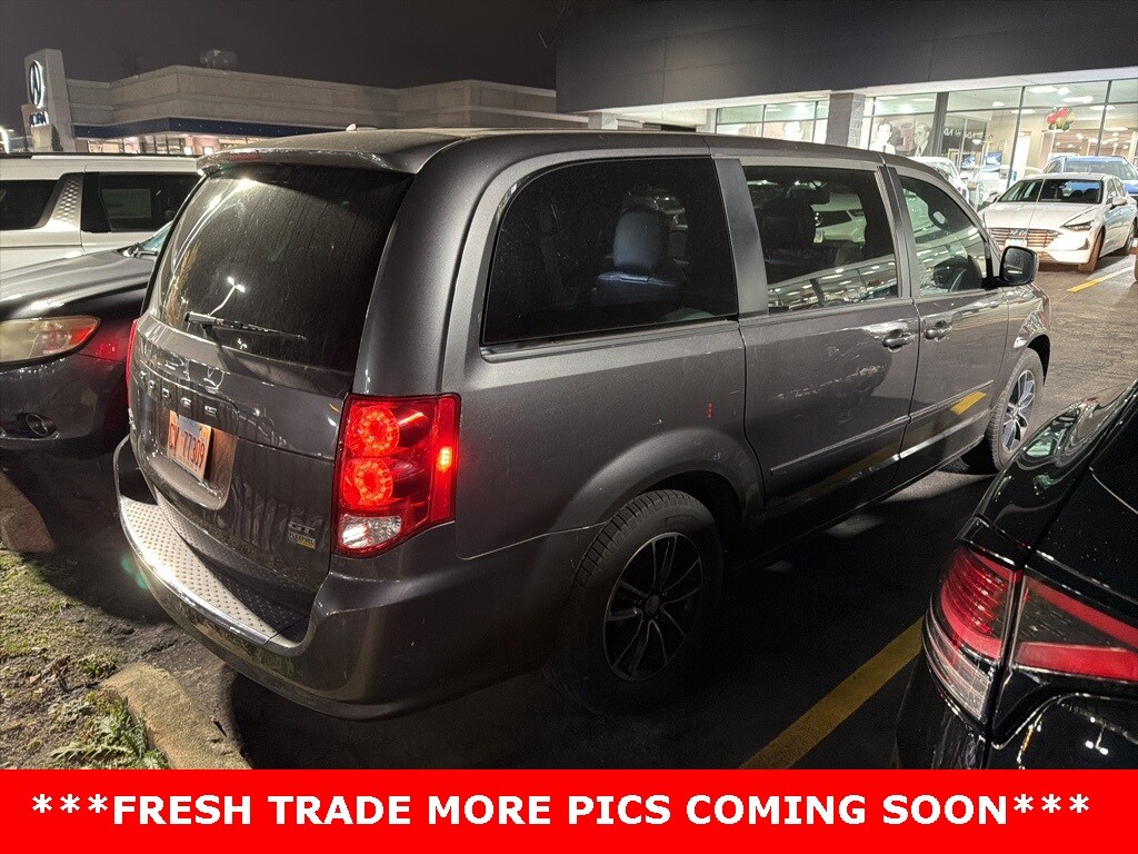 2017 Dodge Grand Caravan GT photo 3