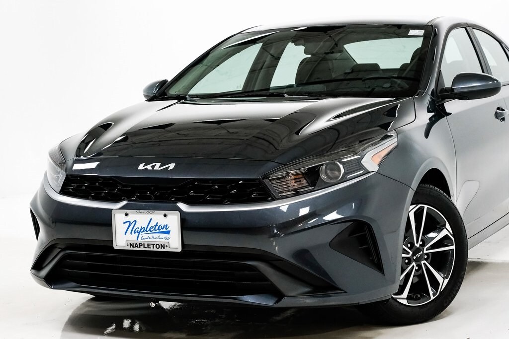 2024 Kia Forte LXS photo 2
