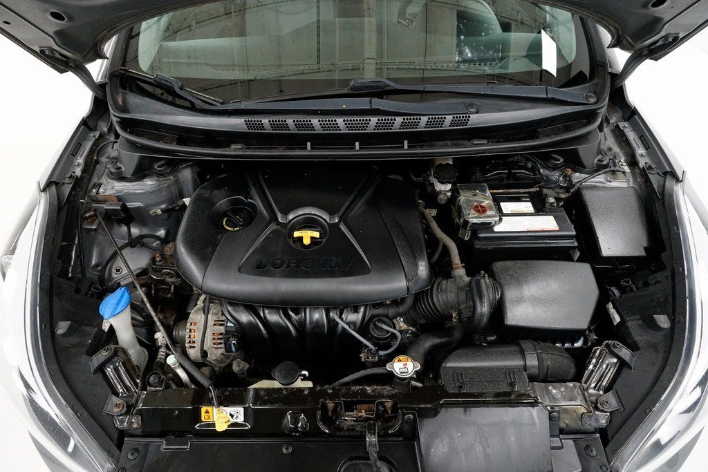 Used 2014 Hyundai Elantra SE Sedan