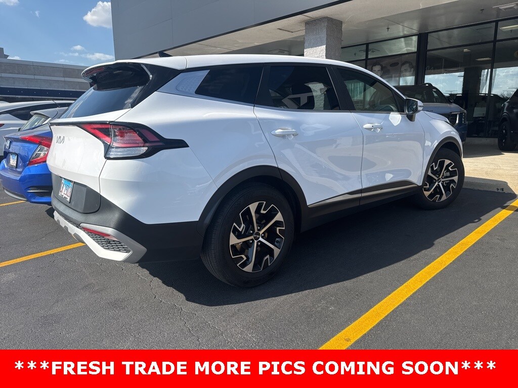 2023 Kia Sportage EX photo 2