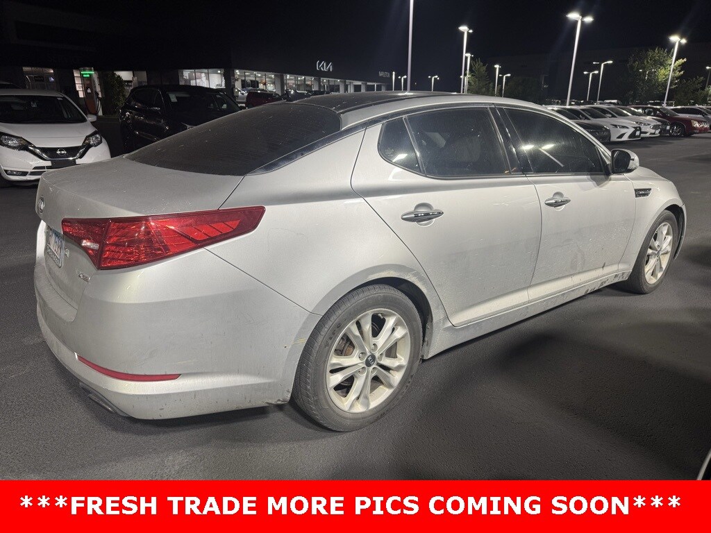 2011 Kia Optima EX photo 2