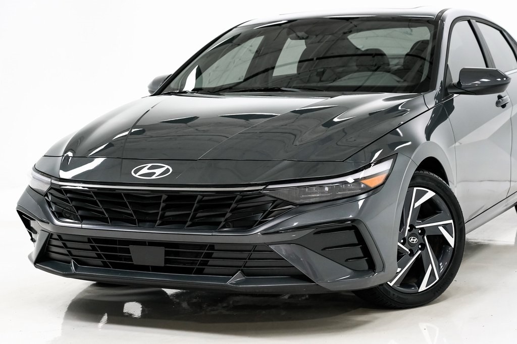 Used 2025 Hyundai Elantra SEL Convenience Sedan